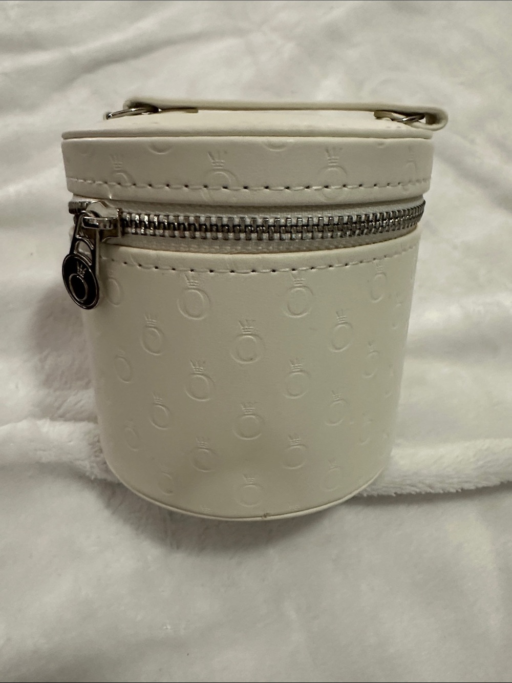 Pandora White Women's Round Jewelry Case Bag